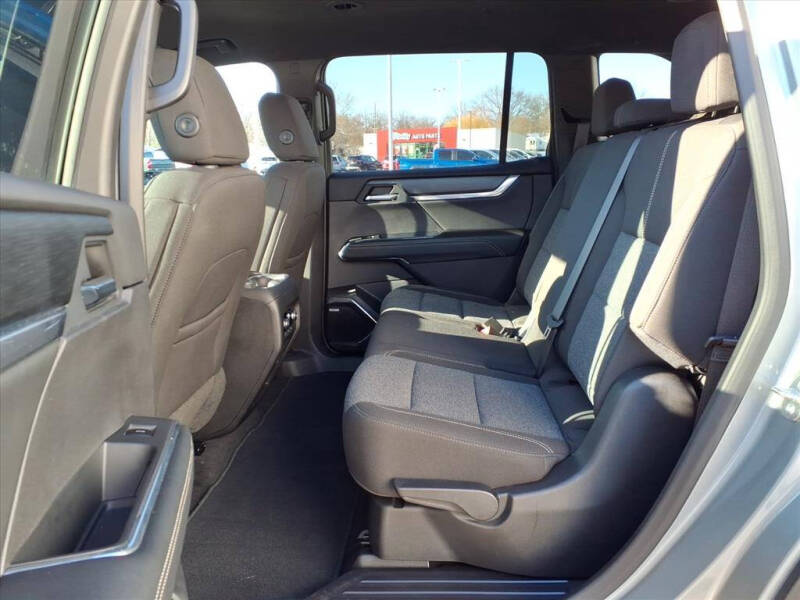 2025 GMC Acadia Elevation