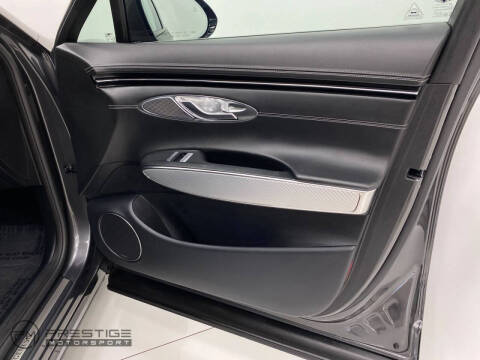 2023 Genesis GV70 2.5T Standard