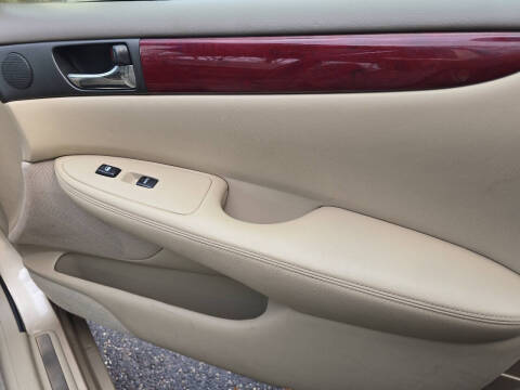 2004 Lexus ES 330