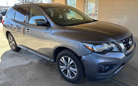 2017 Nissan Pathfinder SL