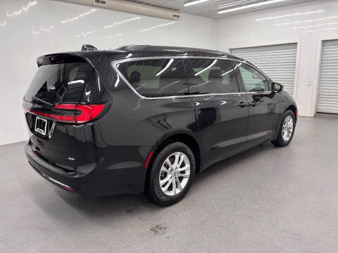 2022 Chrysler Pacifica Touring