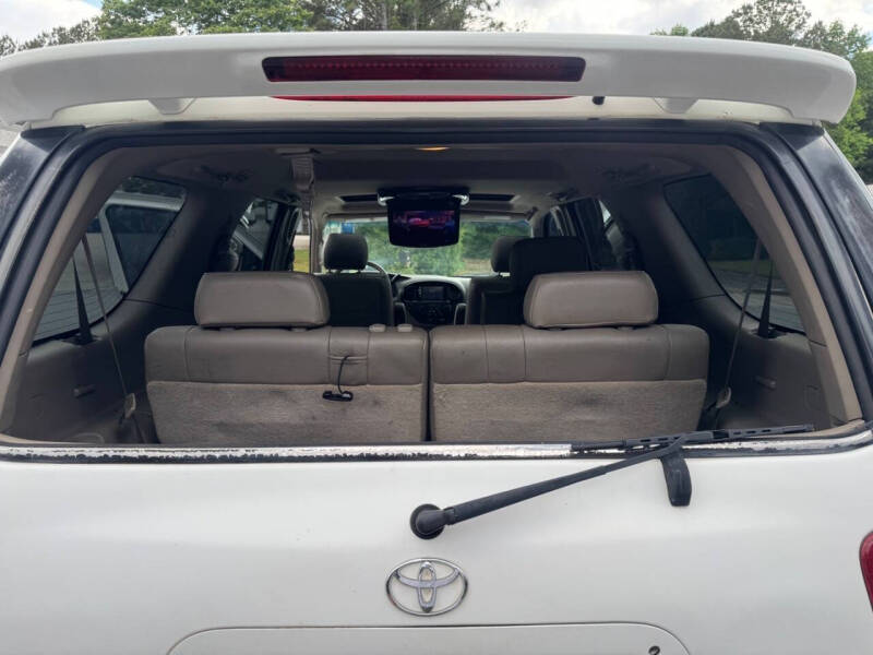 2005 Toyota Sequoia SR5