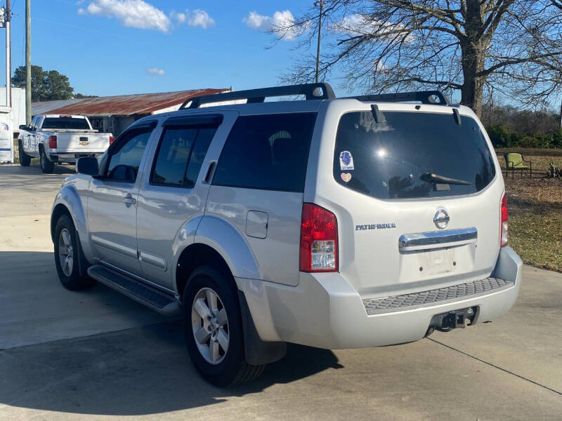 2012 Nissan Pathfinder LE