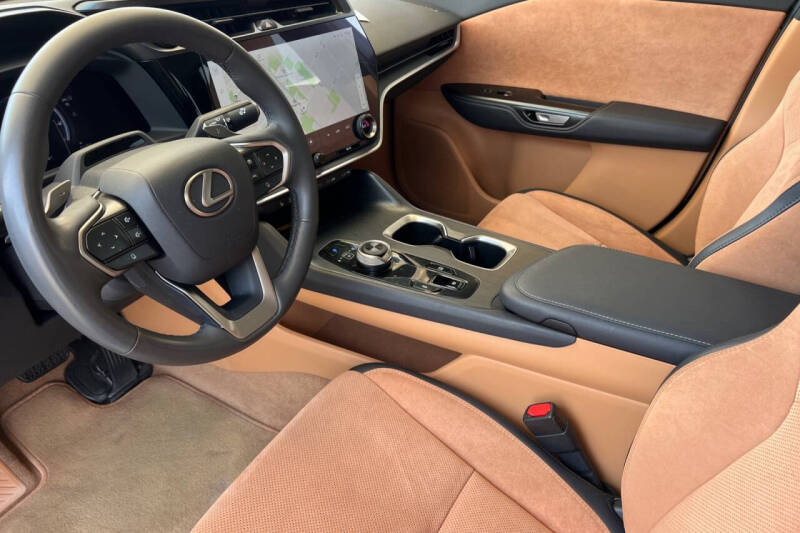 2023 Lexus RZ 450e Luxury