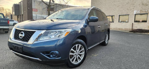 2014 Nissan Pathfinder for sale at Car Leaders NJ, LLC in Hasbrouck Heights NJ