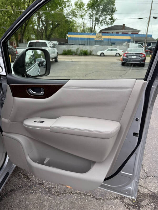 2017 Nissan Quest SV