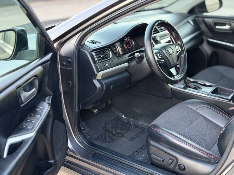 2017 Toyota Camry SE