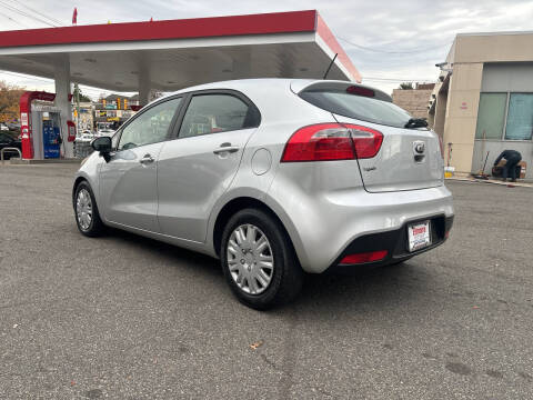 2014 Kia Rio 5-Door LX