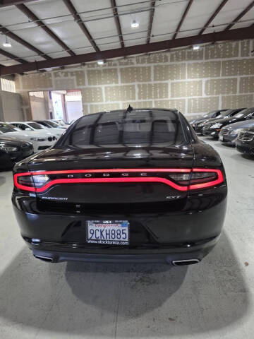 2017 Dodge Charger SXT