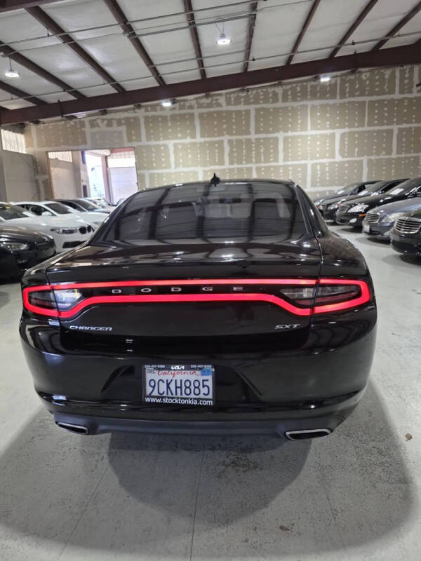 2017 Dodge Charger SXT