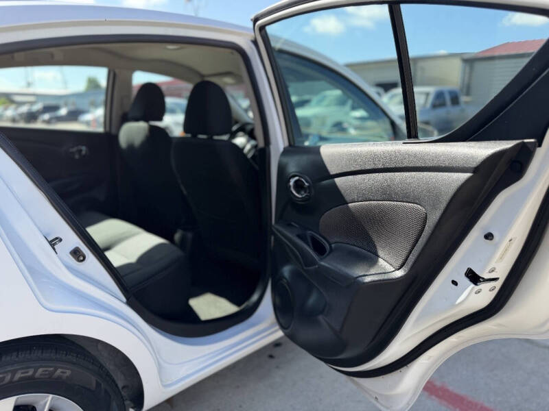 2017 Nissan Versa 1.6 SV