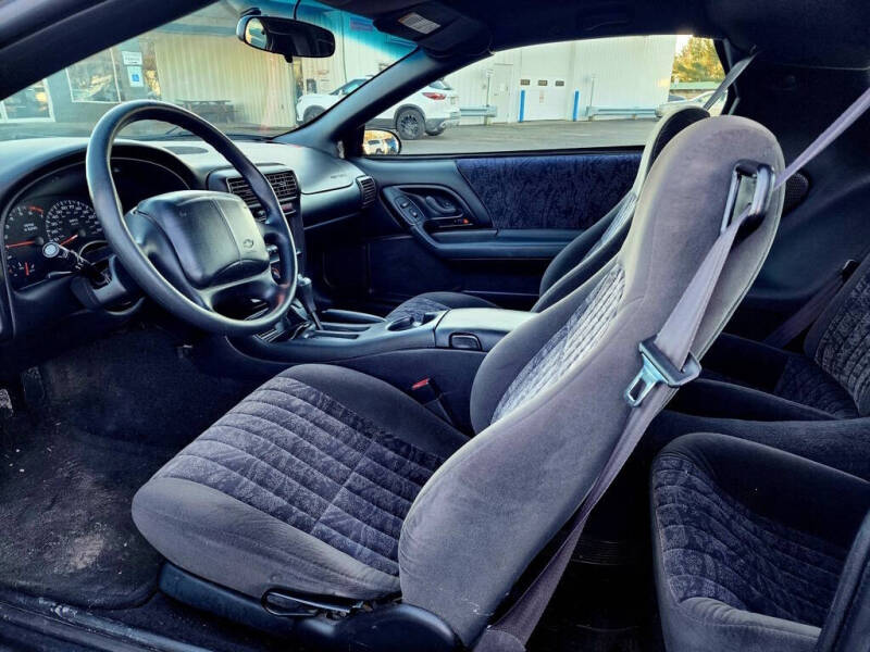 2001 Chevrolet Camaro Base photo 13