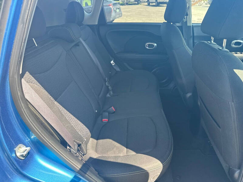 2016 Kia Soul +