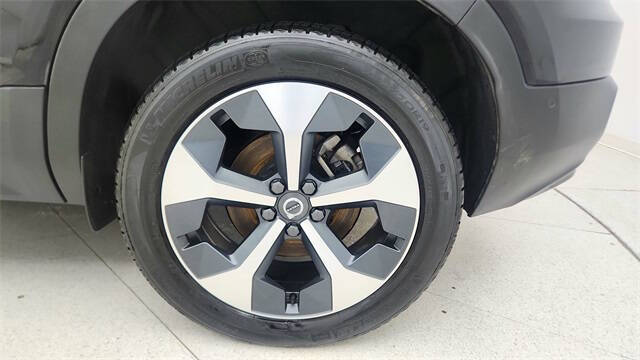 2024 Volvo XC40 B5 Plus Dark Theme