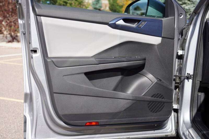 2022 Volkswagen Taos SE 4Motion