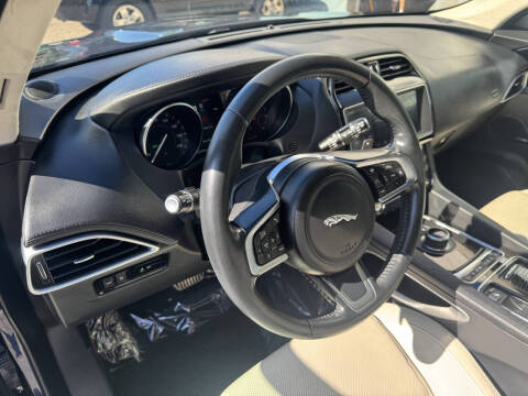 2019 Jaguar F-PACE 30t Prestige