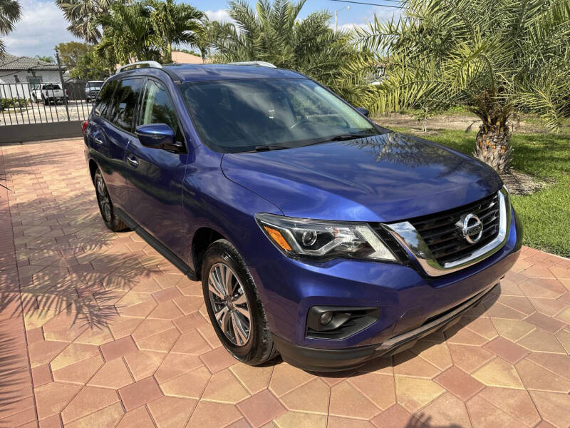 2017 Nissan Pathfinder SV