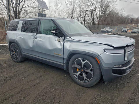 2023 Rivian R1S Adventure