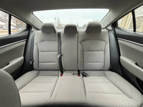 2019 Hyundai Elantra SE