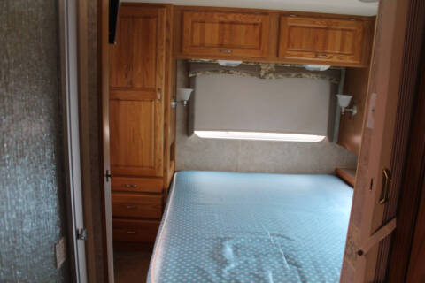 2004 Ford E-Series E-450 SD