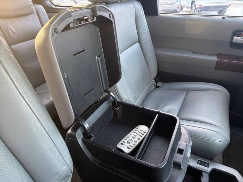 2010 Toyota Sequoia Platinum