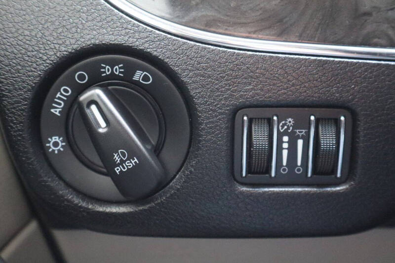 2013 Chrysler Town and Country Touring