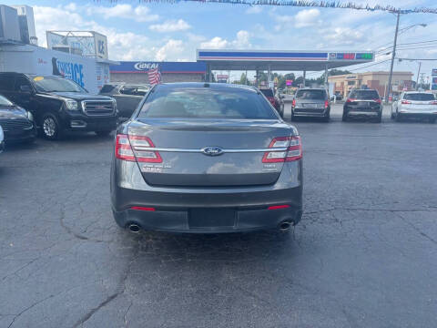 2015 Ford Taurus SEL
