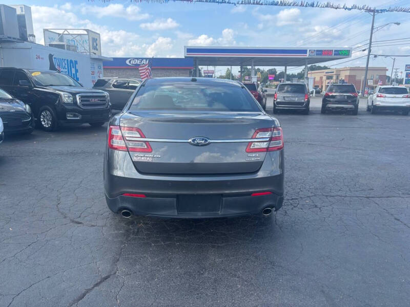 2015 Ford Taurus SEL
