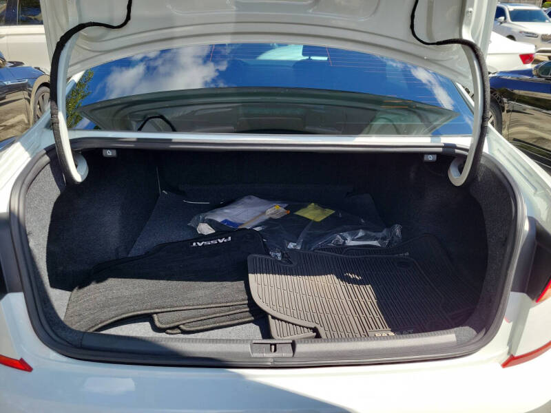 2022 Volkswagen Passat R-Line