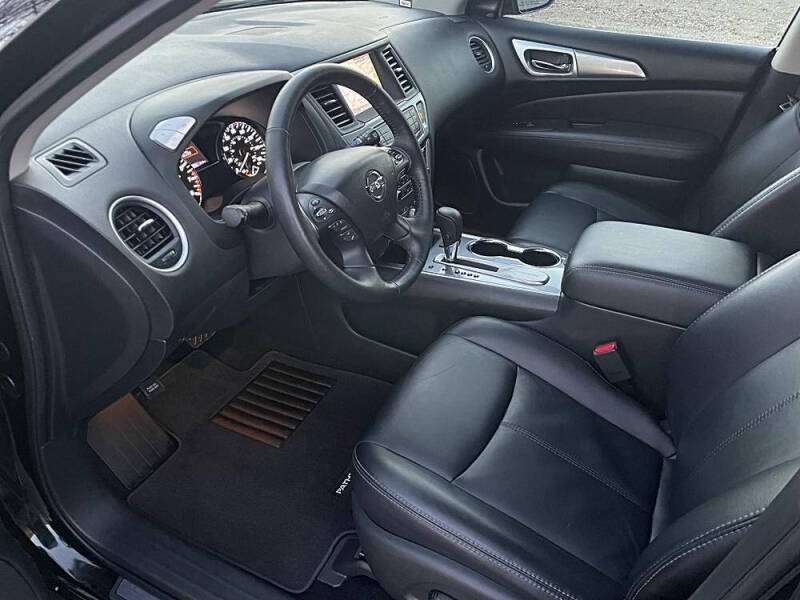 2020 Nissan Pathfinder SL