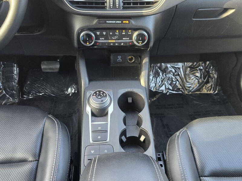 2022 Ford Escape SEL