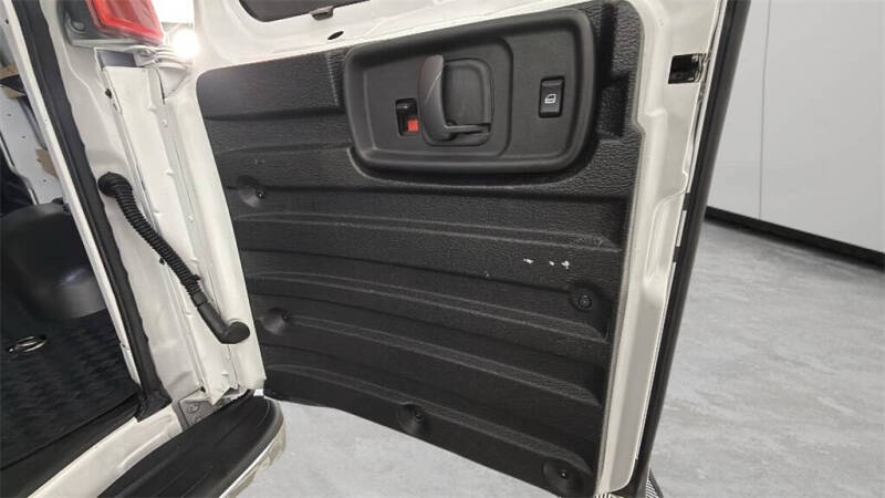 2024 Chevrolet Express 2500