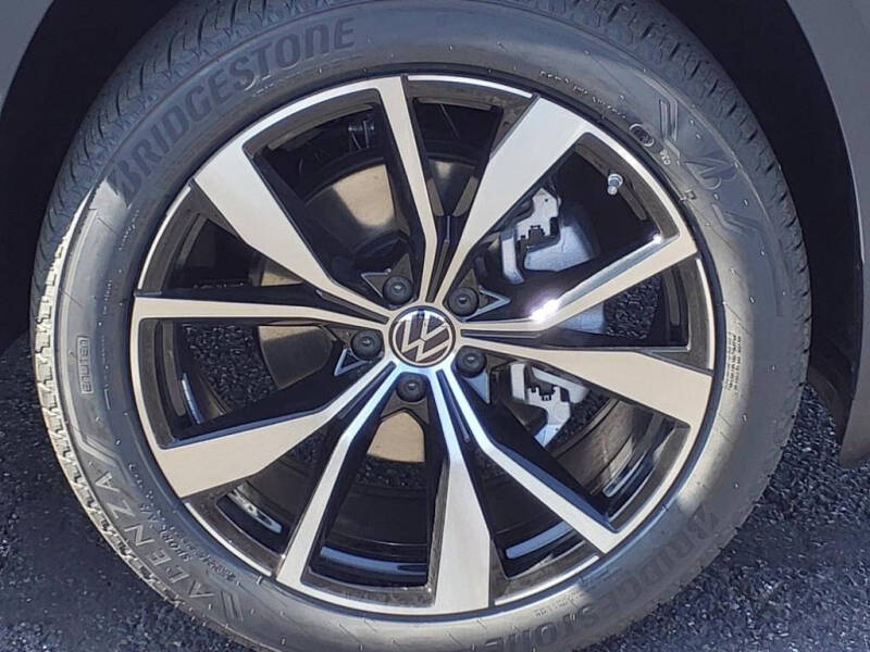 2025 Volkswagen Atlas Cross Sport SEL Premium R-Line 4Motion