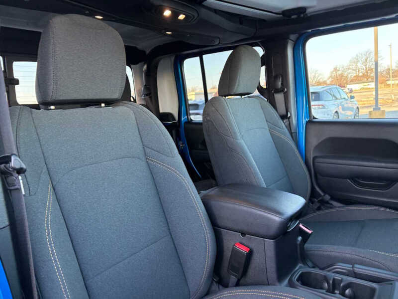 2025 Jeep Gladiator NightHawk