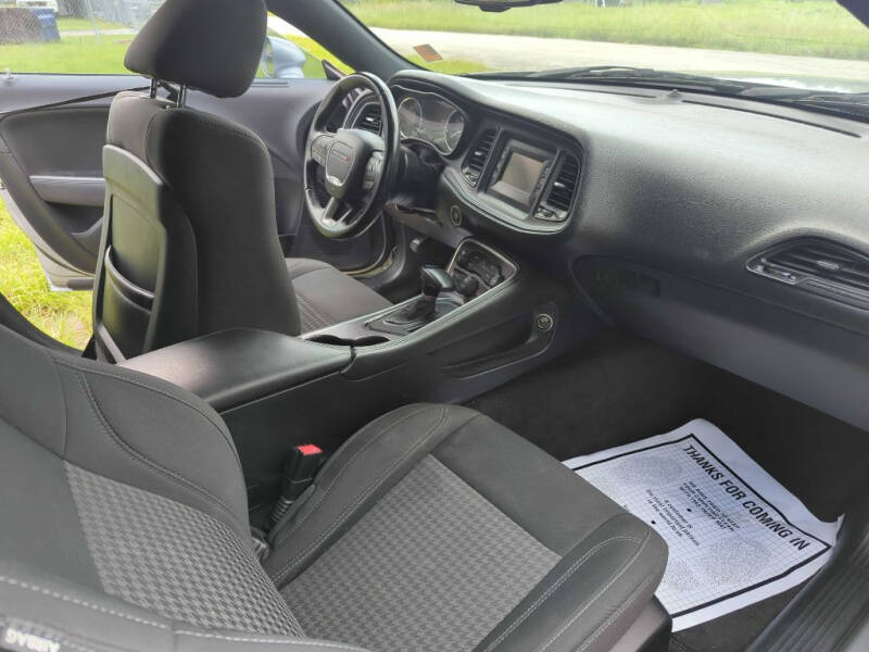 2017 Dodge Challenger SXT