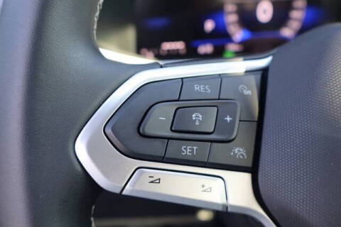 2025 Volkswagen Taos SE