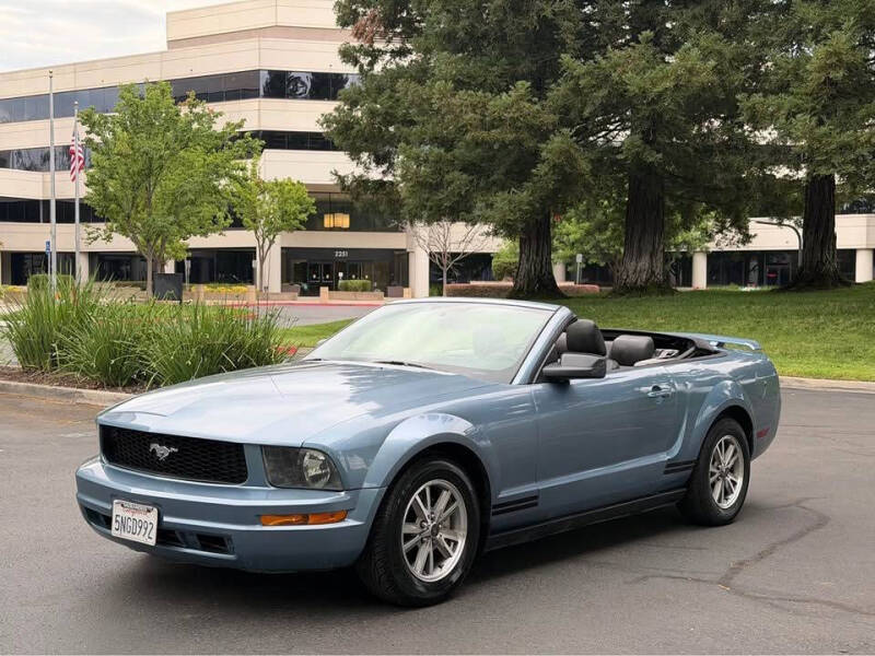 2005 Ford Mustang V6 Premium