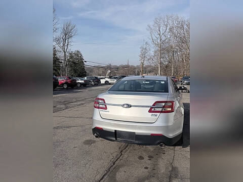 2015 Ford Taurus SEL