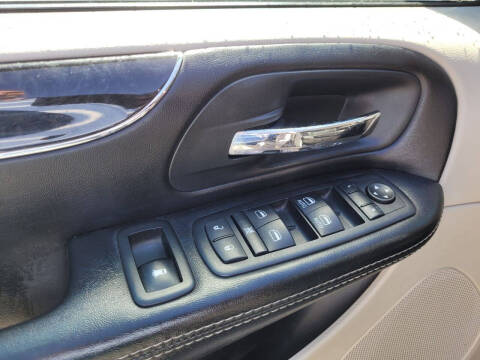 2014 Chrysler Town and Country Touring