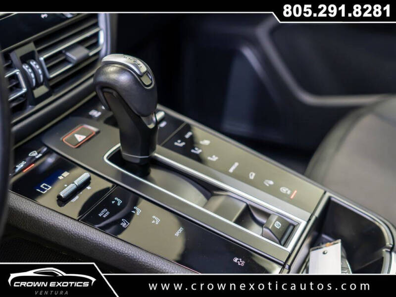 2023 Porsche Macan T