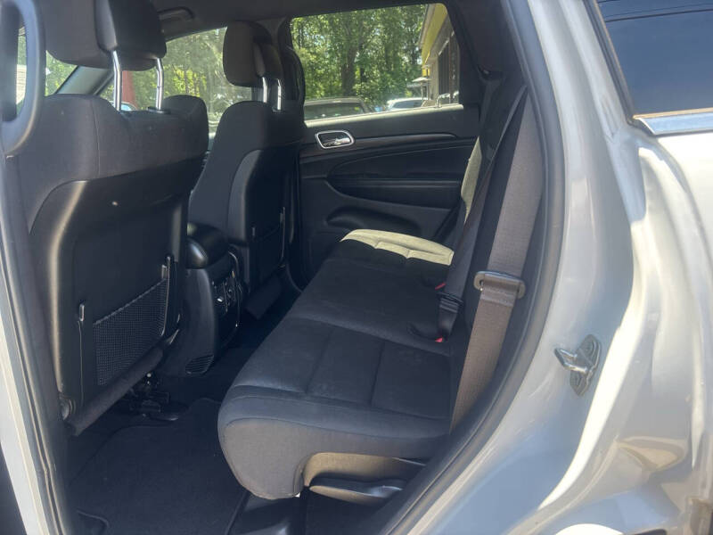 2020 Jeep Grand Cherokee Laredo E