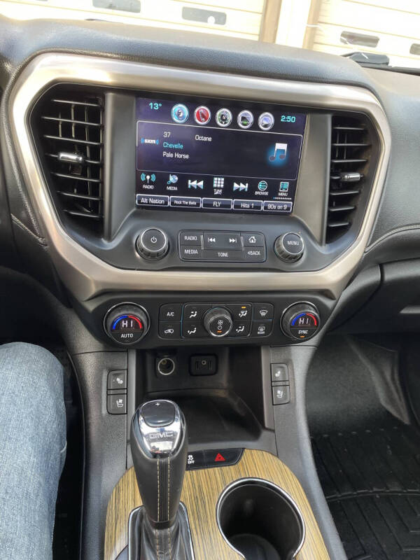 2017 GMC Acadia Denali