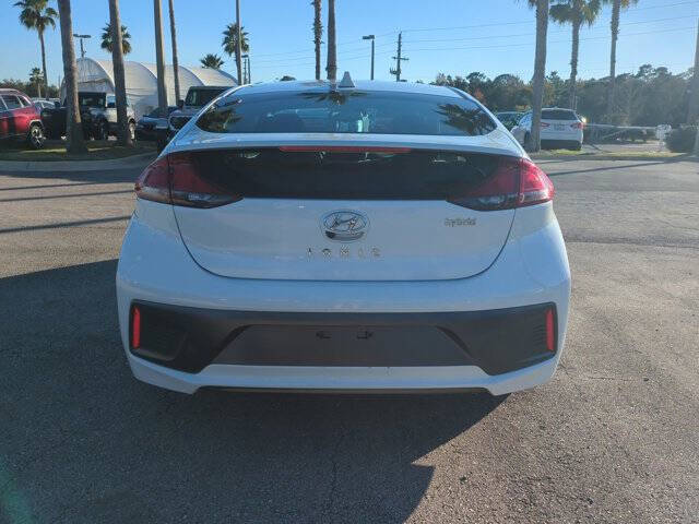2022 Hyundai Ioniq Hybrid SE