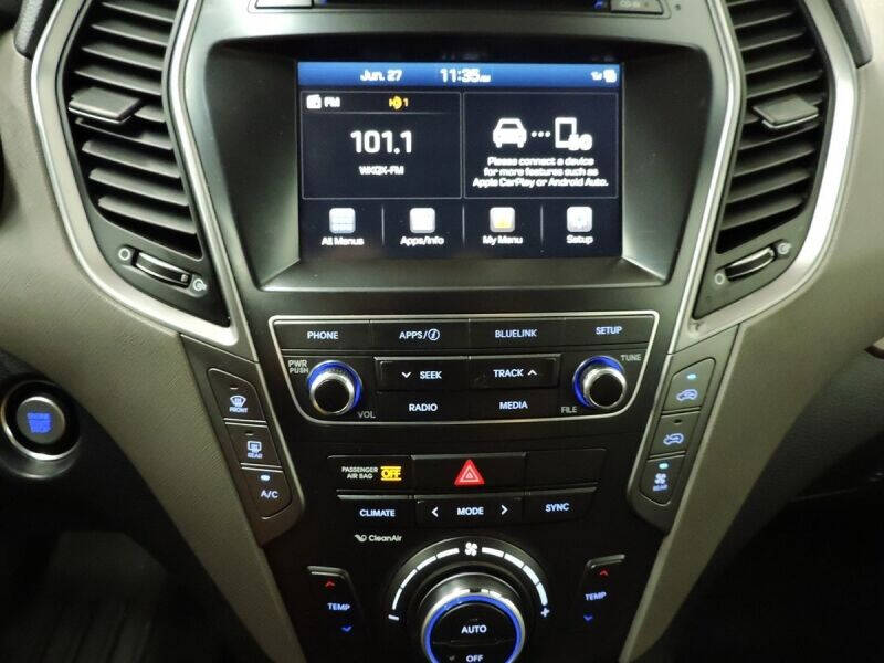 2017 Hyundai Santa Fe SE