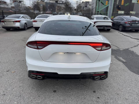 2022 Kia Stinger GT1