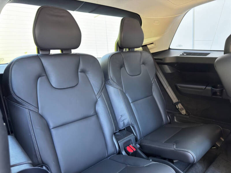 2023 Volvo XC90 Recharge T8 Ultimate Bright Theme 6P