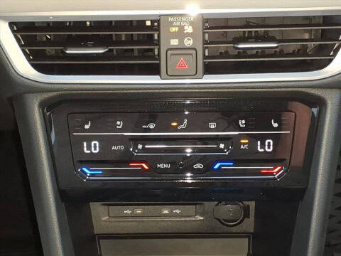 2025 Volkswagen Taos SEL 4Motion