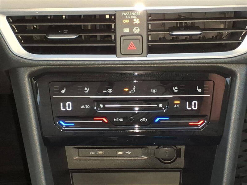 2025 Volkswagen Taos SEL 4Motion