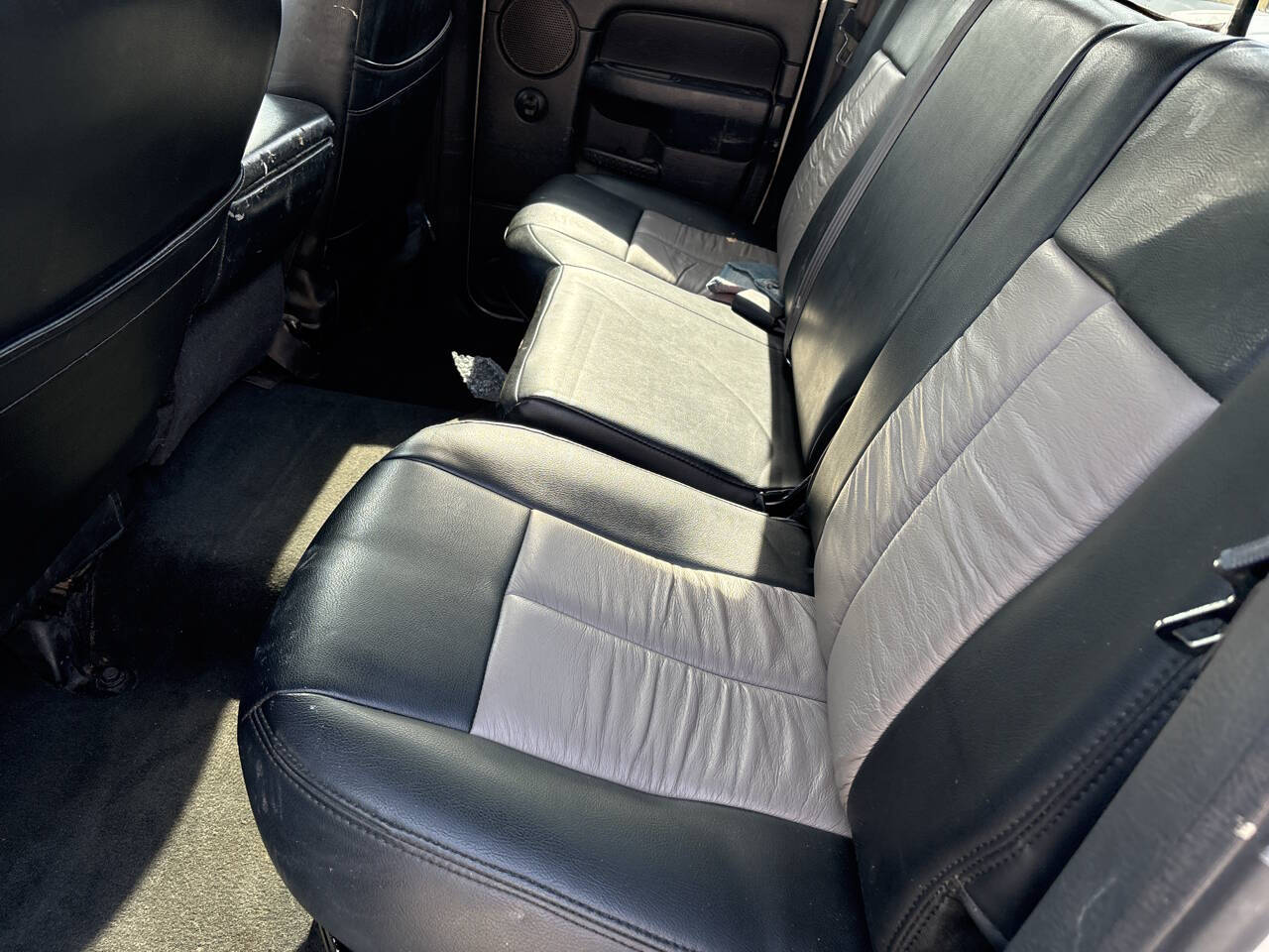 White 2002 Dodge Ram 1500 SLT 4dr Quad Cab SLT 2WD LB 15