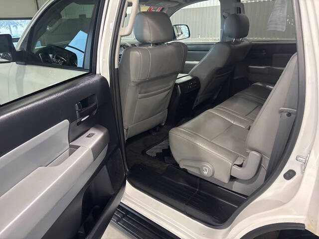 2015 Toyota Sequoia SR5